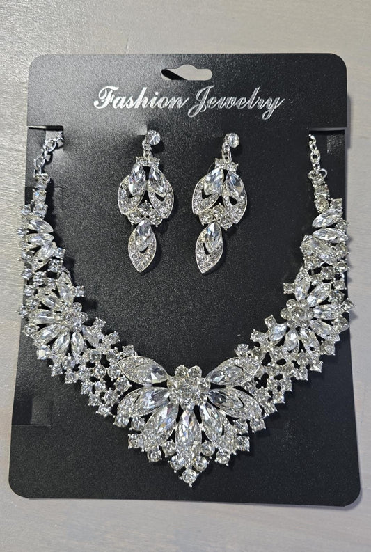 Radiant Stone Jewelry Set: Exquisite Elegance for Every Occasion