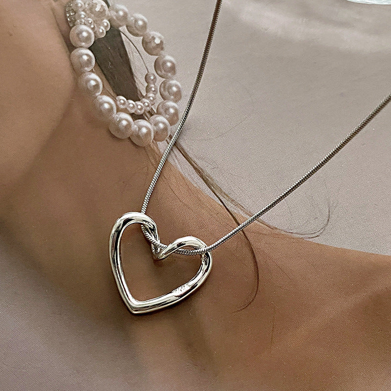 Hollowed Heart Shape Necklace Female Pendant Clavicle Chain